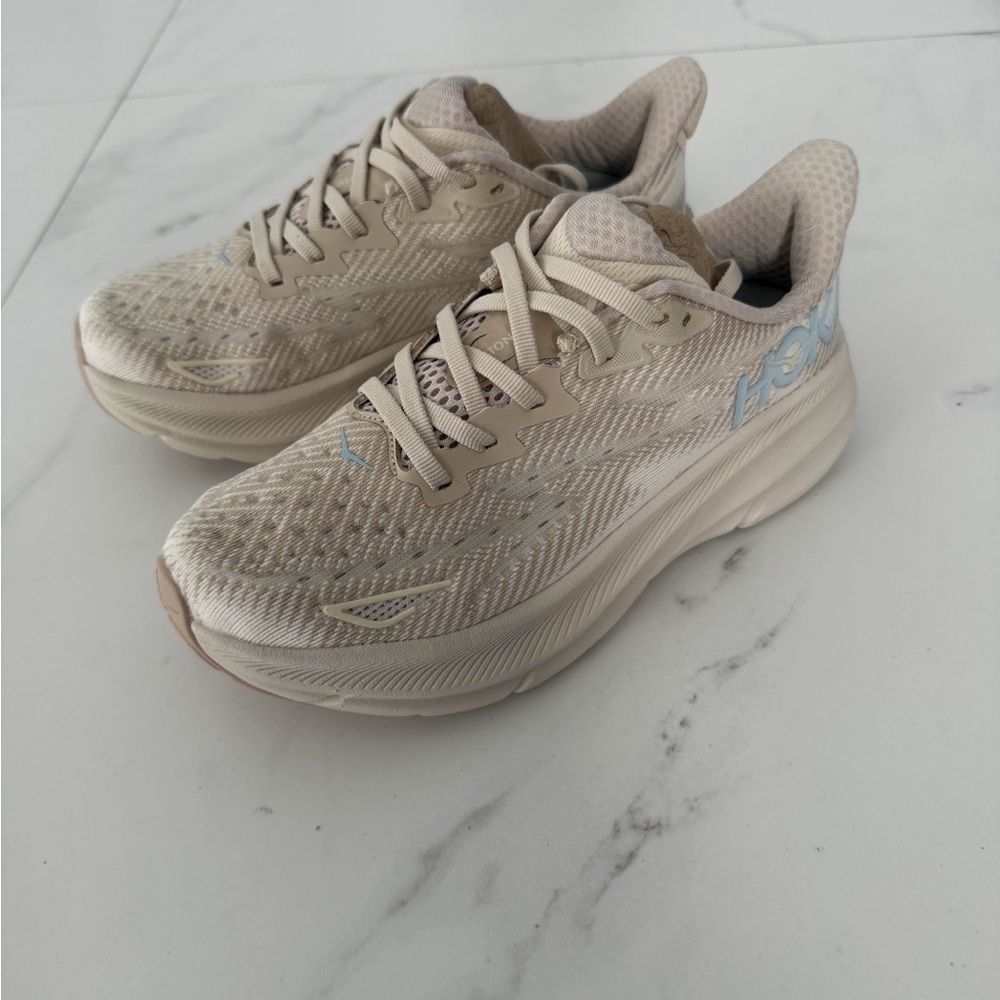 Hoka One Clifton 9 Women’s Running Shoe size 6B, 6.5B, 7B, 7.5B - Picture 3 of 5